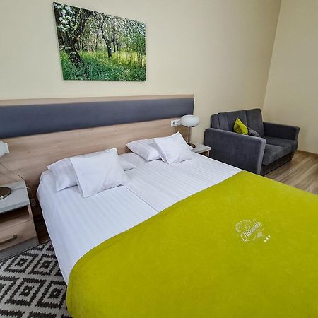 לז'נו Antoninska Hotel & Apartamenty מראה חיצוני תמונה