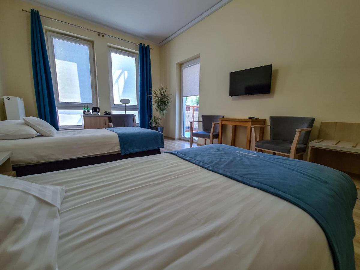 לז'נו Antoninska Hotel & Apartamenty מראה חיצוני תמונה