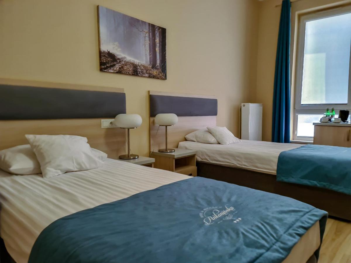 לז'נו Antoninska Hotel & Apartamenty מראה חיצוני תמונה