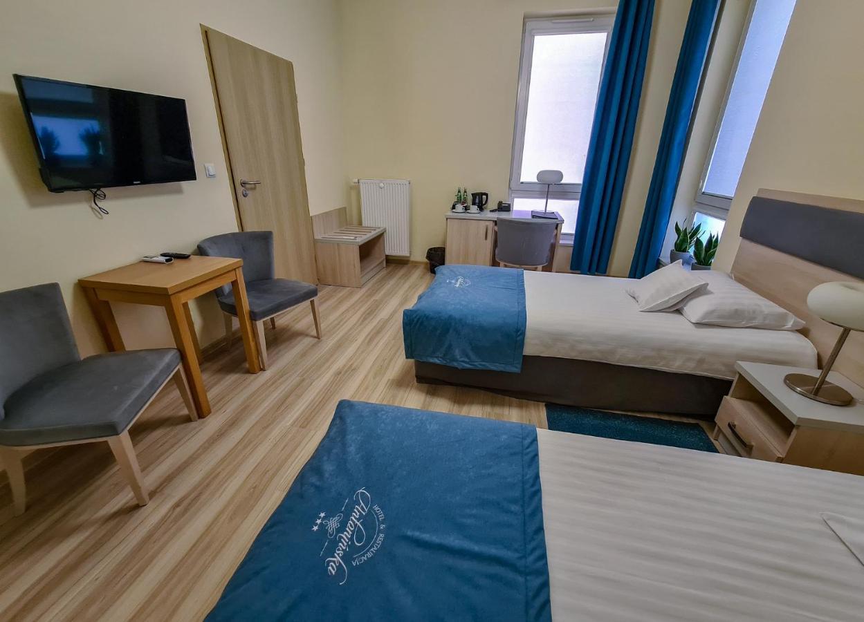 לז'נו Antoninska Hotel & Apartamenty מראה חיצוני תמונה