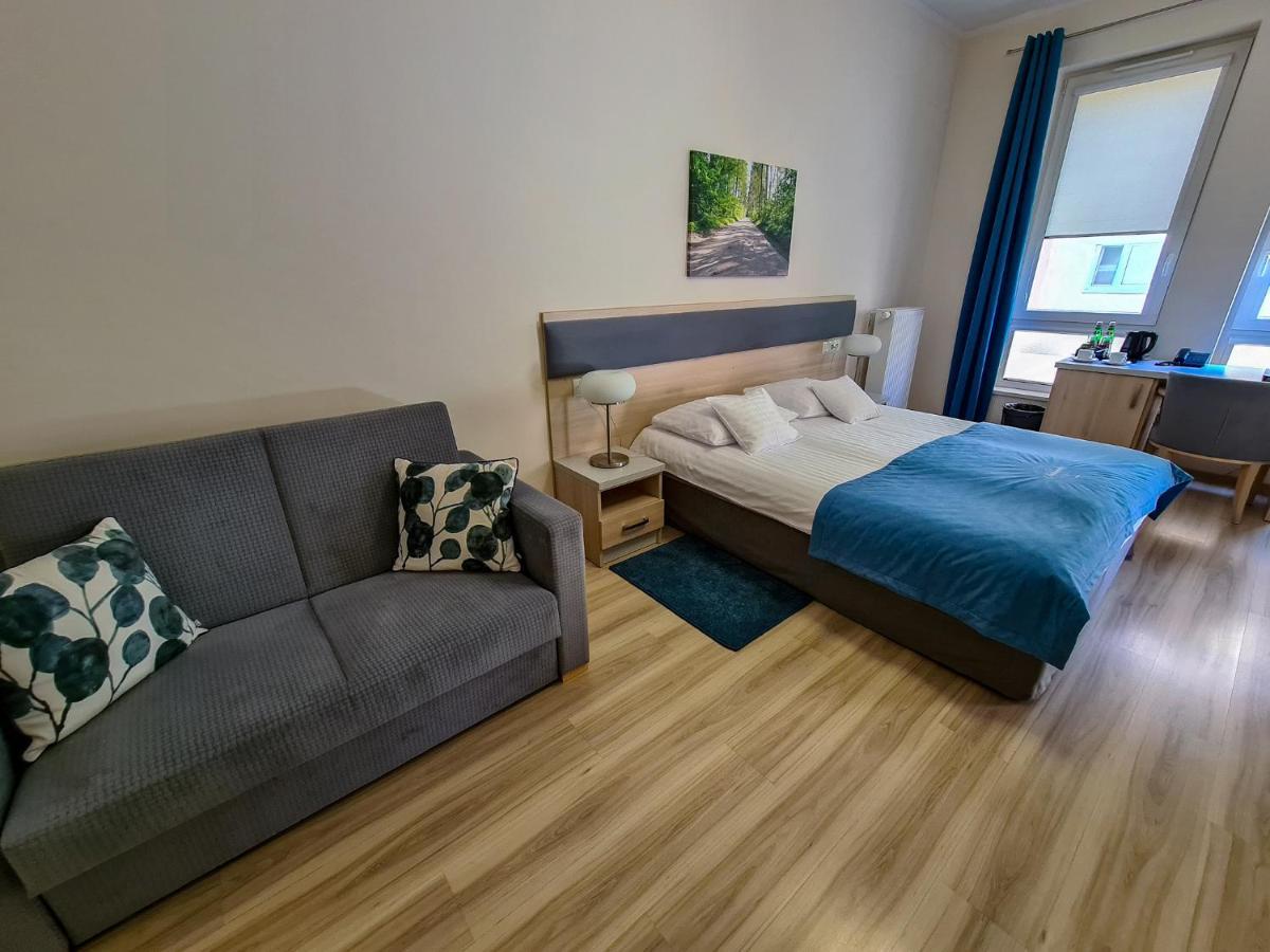 לז'נו Antoninska Hotel & Apartamenty מראה חיצוני תמונה