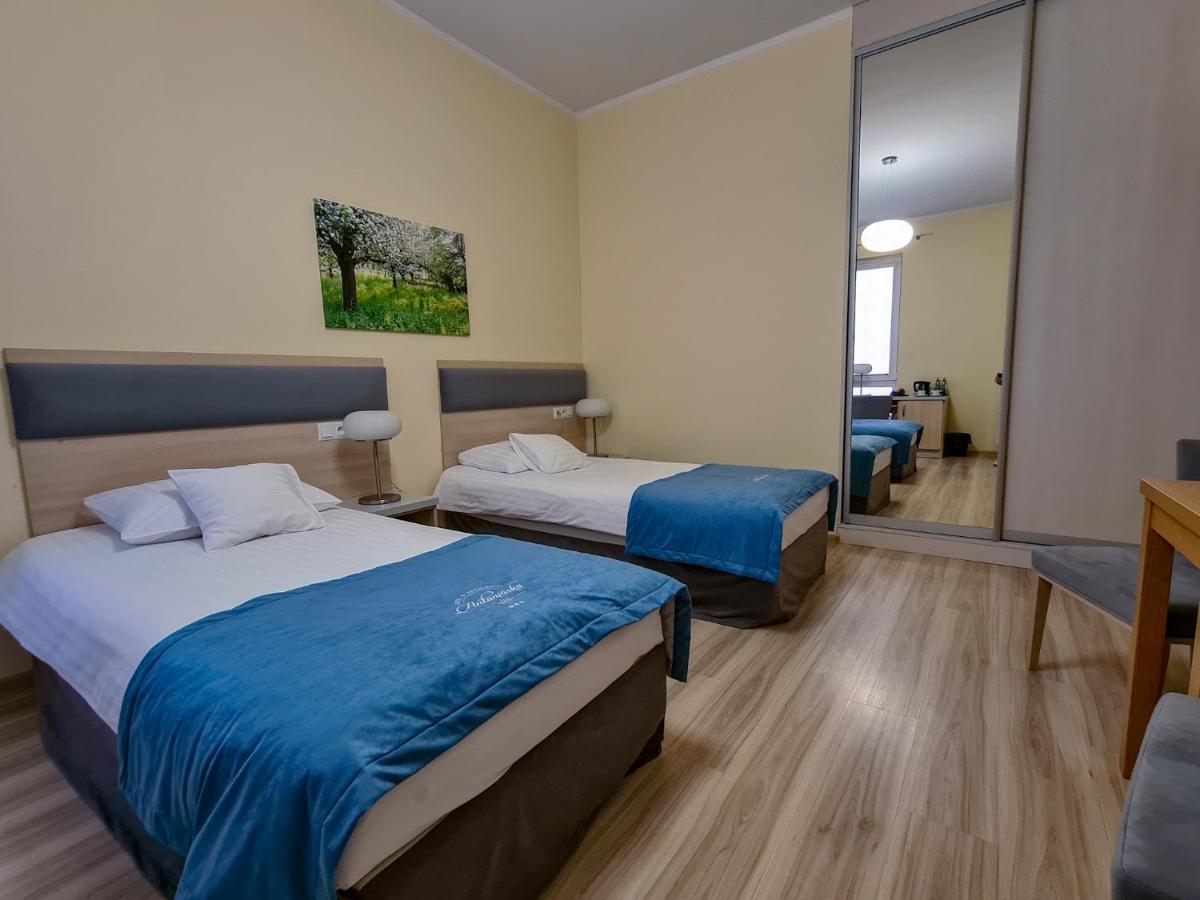 לז'נו Antoninska Hotel & Apartamenty מראה חיצוני תמונה
