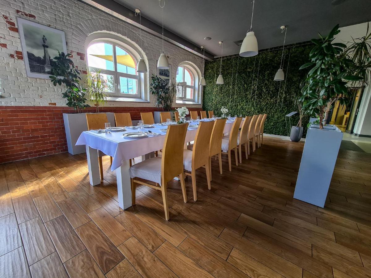 לז'נו Antoninska Hotel & Apartamenty מראה חיצוני תמונה