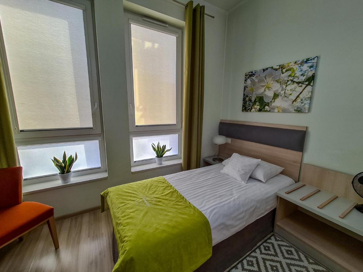 לז'נו Antoninska Hotel & Apartamenty מראה חיצוני תמונה
