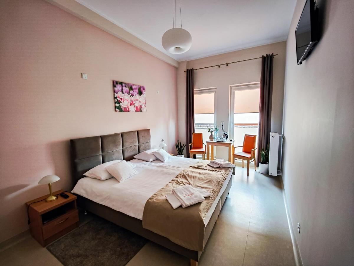 לז'נו Antoninska Hotel & Apartamenty מראה חיצוני תמונה