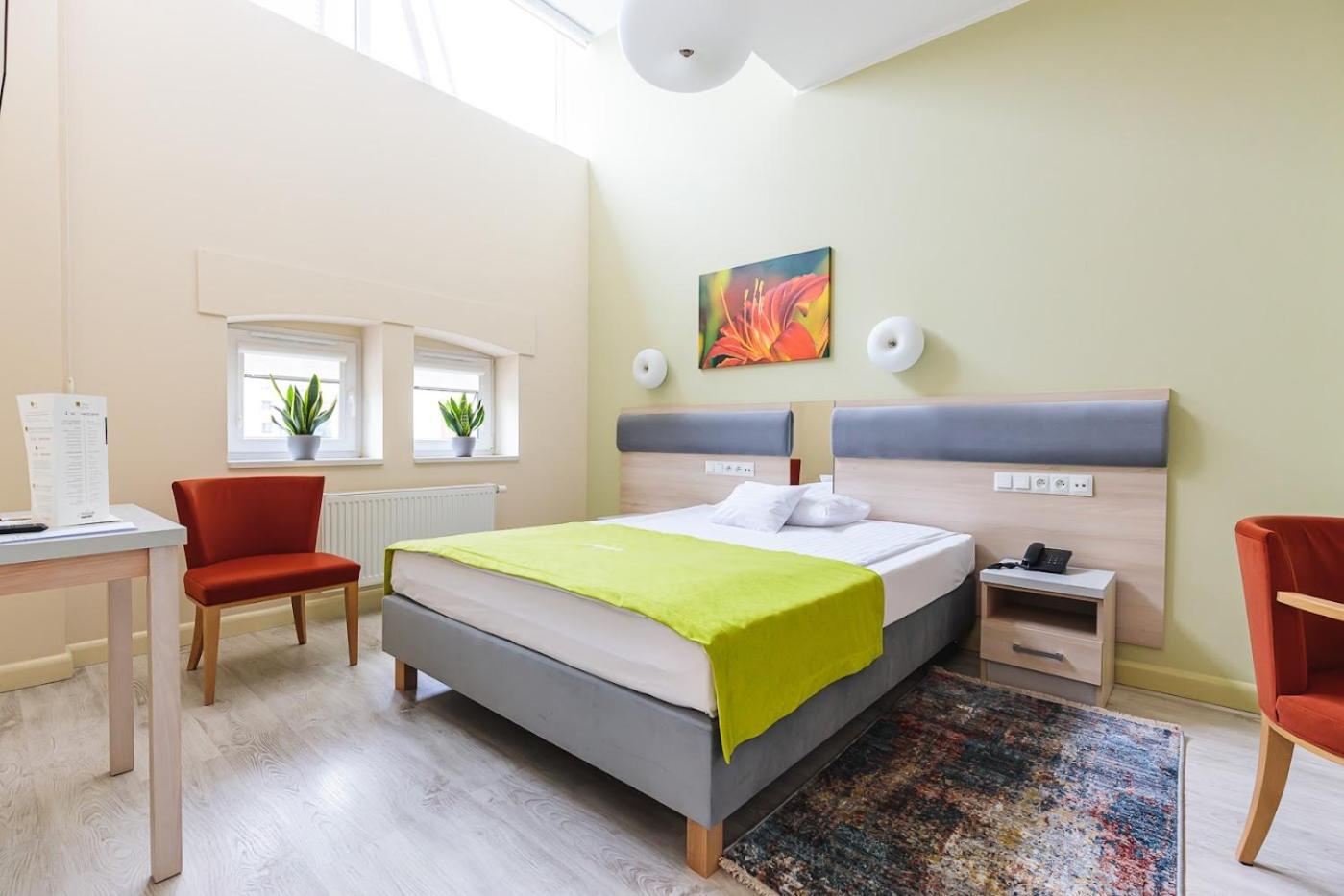 לז'נו Antoninska Hotel & Apartamenty מראה חיצוני תמונה
