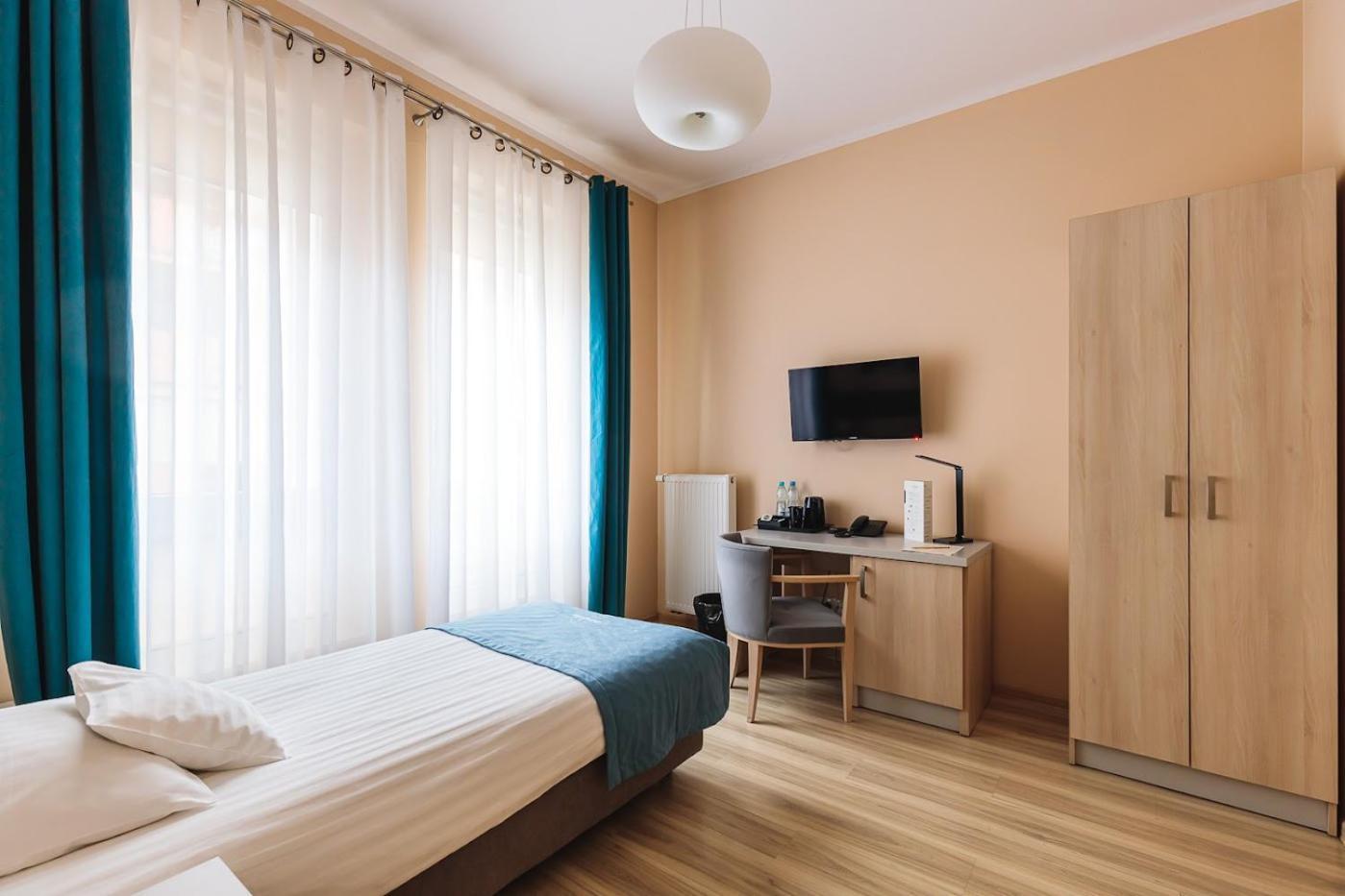 לז'נו Antoninska Hotel & Apartamenty מראה חיצוני תמונה