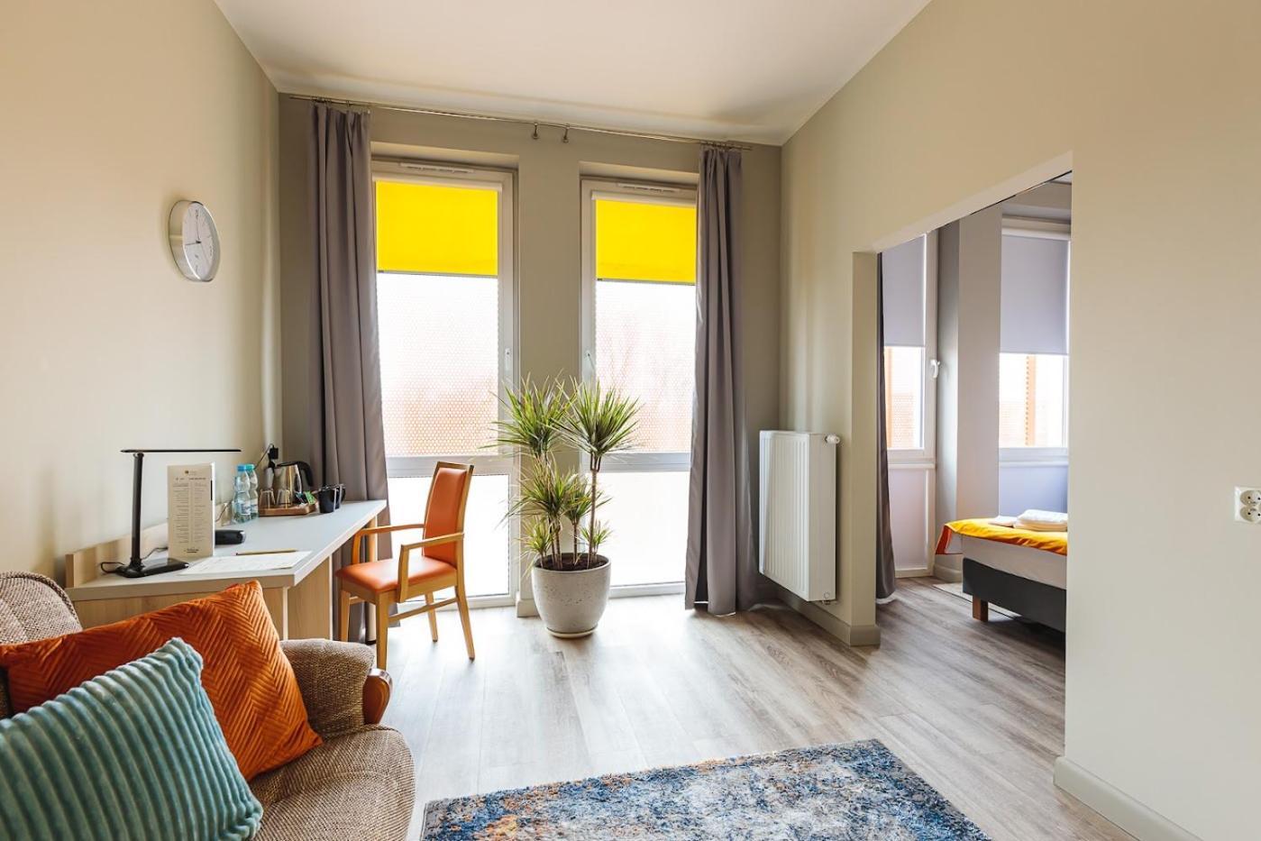 לז'נו Antoninska Hotel & Apartamenty מראה חיצוני תמונה