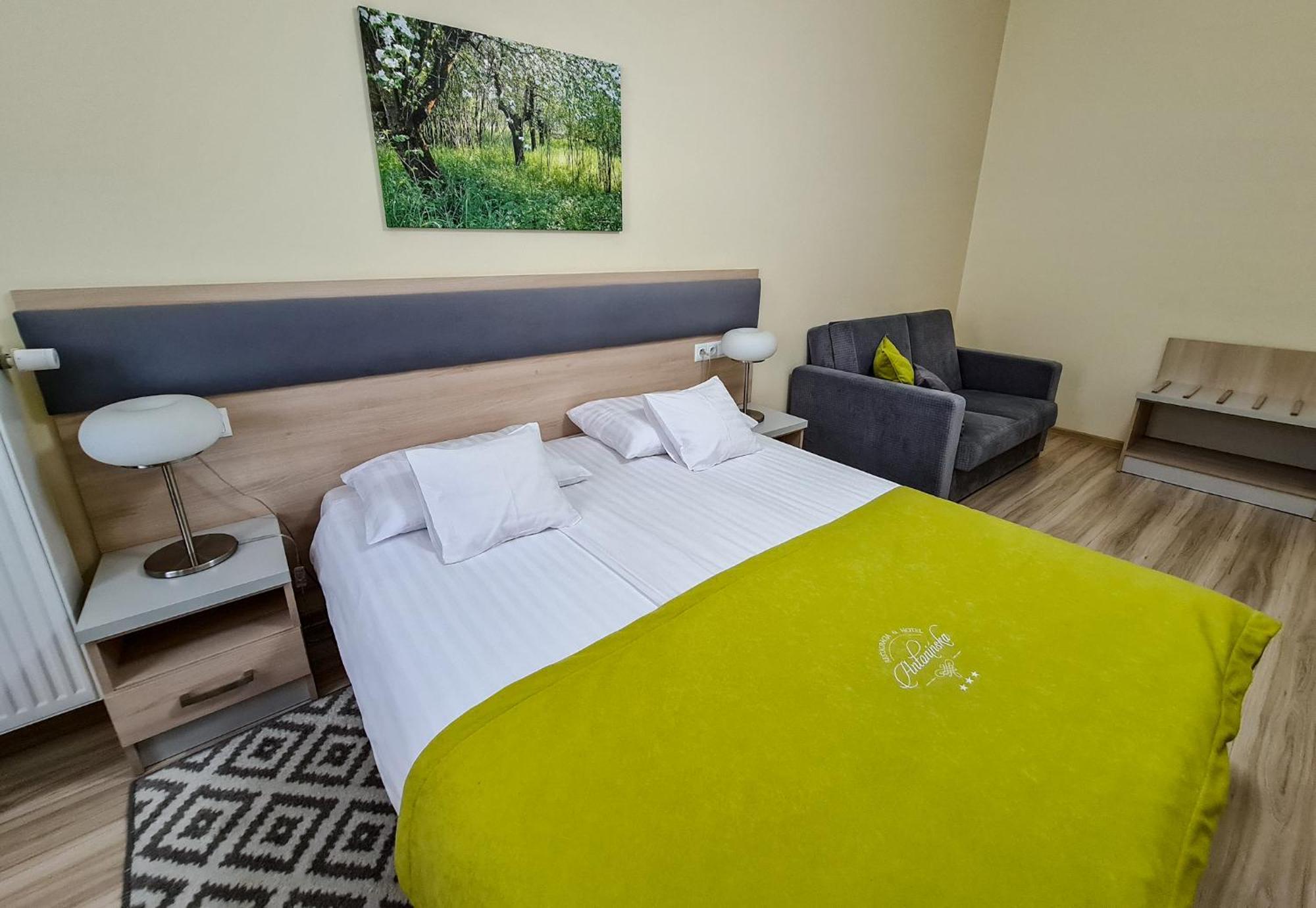 לז'נו Antoninska Hotel & Apartamenty מראה חיצוני תמונה