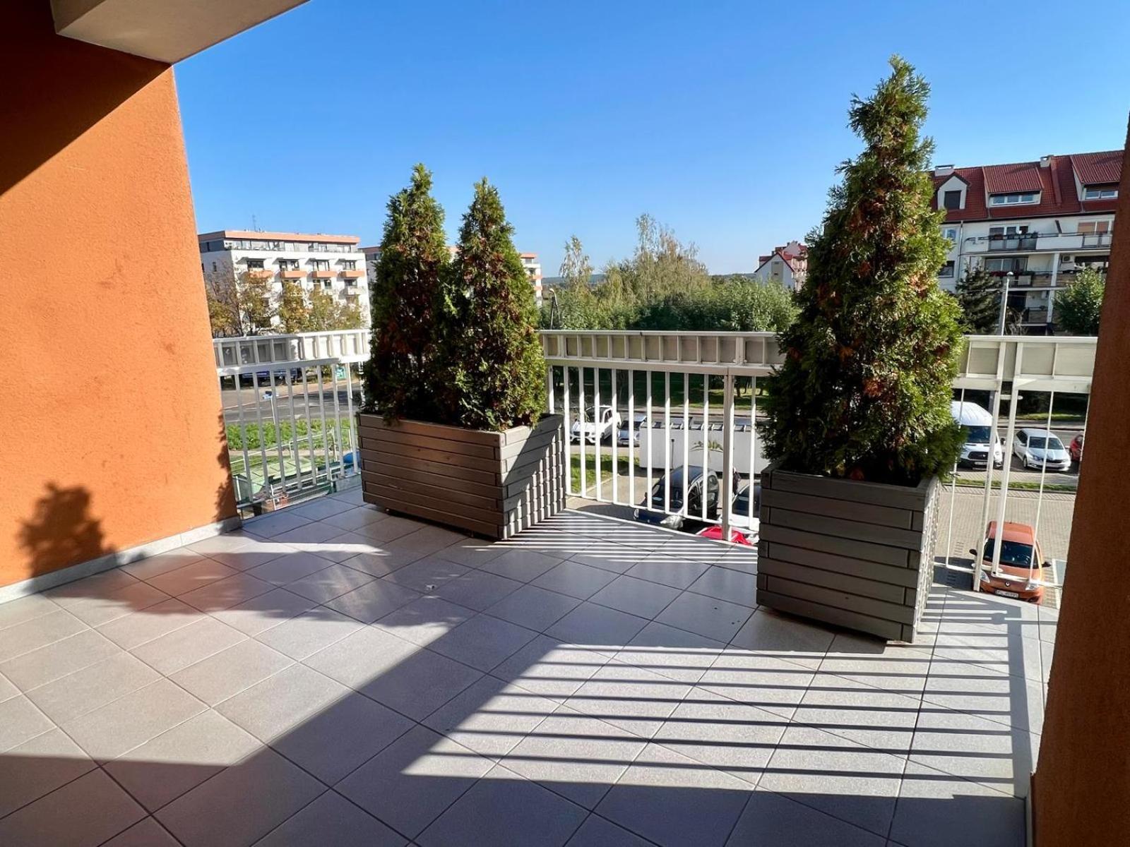 לז'נו Antoninska Hotel & Apartamenty מראה חיצוני תמונה